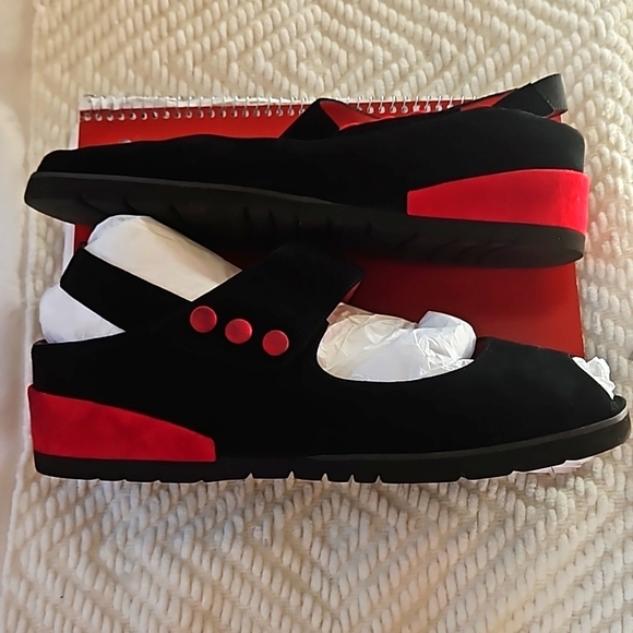 Pas de Rouge black and red open toe suede wedge heel shoes, 43 EU: 11 1/2 US - Picture 3 of 13